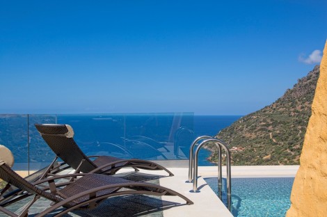 luxury villa in crete